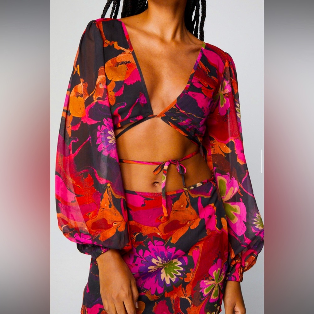 Tie top long sleeve floral